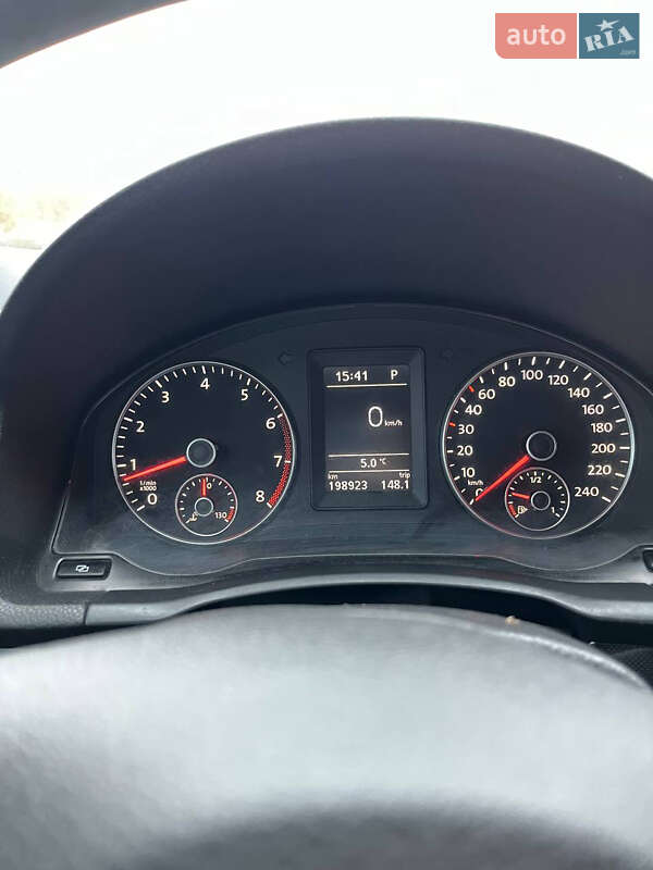 Седан Volkswagen Jetta 2010 в Рівному