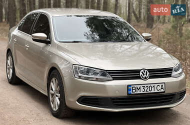 Седан Volkswagen Jetta 2012 в Лебедині