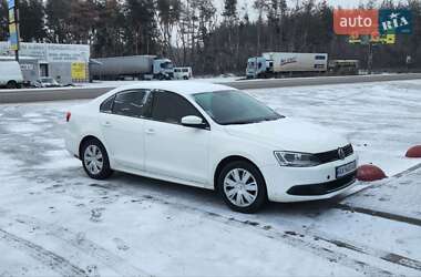 Седан Volkswagen Jetta 2013 в Чугуєві