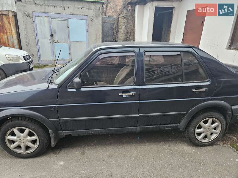 Седан Volkswagen Jetta 1988 в Києві