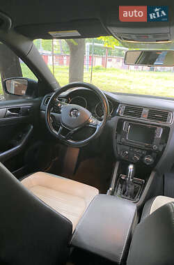 Седан Volkswagen Jetta 2015 в 