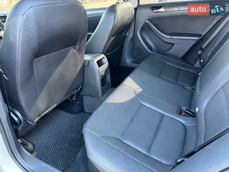 Volkswagen Jetta 2011