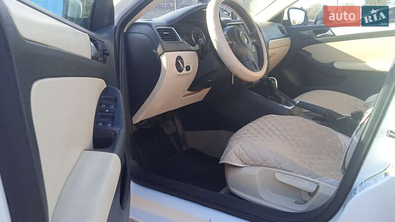 Седан Volkswagen Jetta 2012 в Кропивницькому