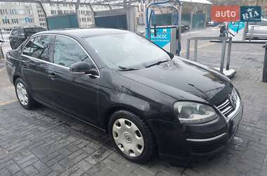 Седан Volkswagen Jetta 2006 в Києві