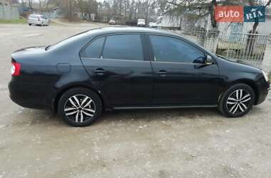 Седан Volkswagen Jetta 2006 в Шумске