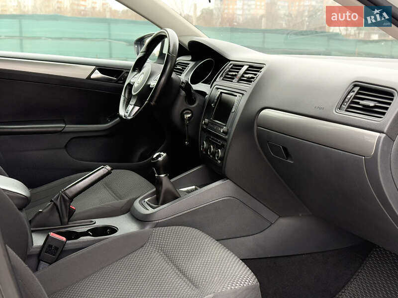 Седан Volkswagen Jetta 2016 в Киеве