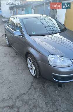 Седан Volkswagen Jetta 2005 в Хмельницком