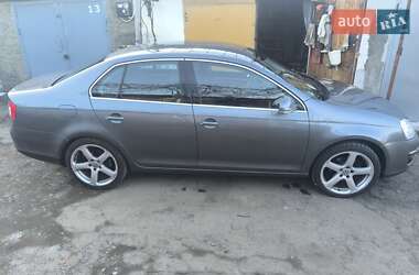 Седан Volkswagen Jetta 2005 в Хмельницком