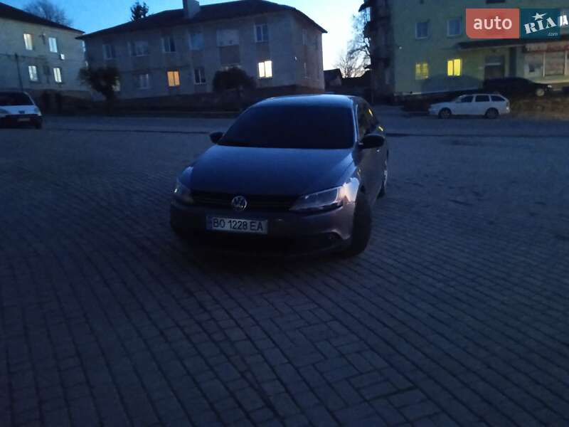 Седан Volkswagen Jetta 2012 в Ланівці