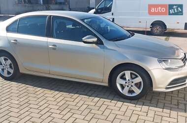 Седан Volkswagen Jetta 2015 в 