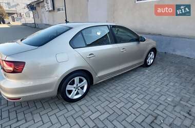 Седан Volkswagen Jetta 2015 в 