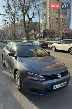 Седан Volkswagen Jetta 2013 в Києві