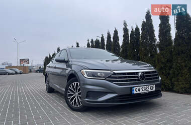Седан Volkswagen Jetta 2018 в 
