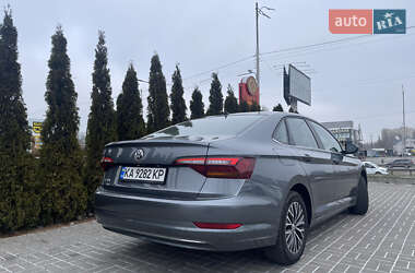 Седан Volkswagen Jetta 2018 в 