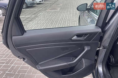 Седан Volkswagen Jetta 2018 в 