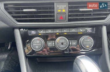 Седан Volkswagen Jetta 2018 в 