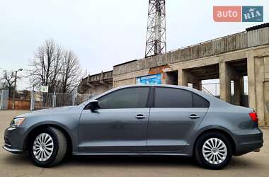 Седан Volkswagen Jetta 2015 в 