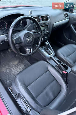 Седан Volkswagen Jetta 2013 в Радомишлі