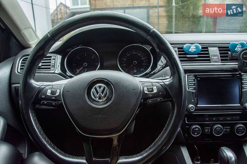 Седан Volkswagen Jetta 2016 в Полтаве