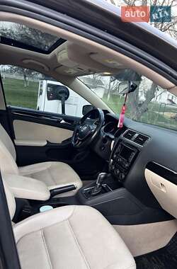 Седан Volkswagen Jetta 2015 в 