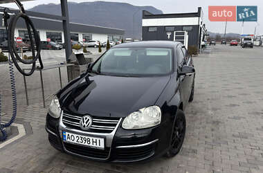 Седан Volkswagen Jetta 2006 в Хусті