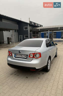 Седан Volkswagen Jetta 2005 в Бучаче