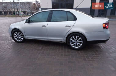 Седан Volkswagen Jetta 2010 в Николаеве