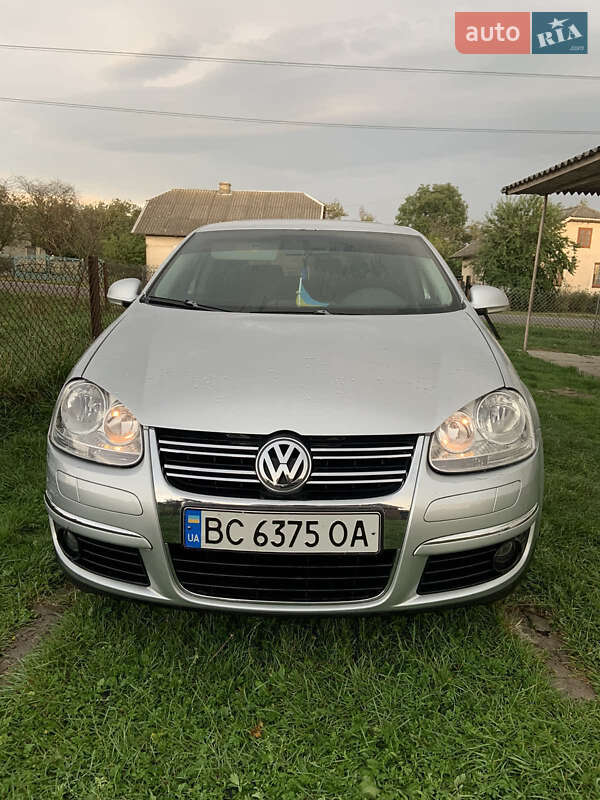 Седан Volkswagen Jetta 2009 в Львове