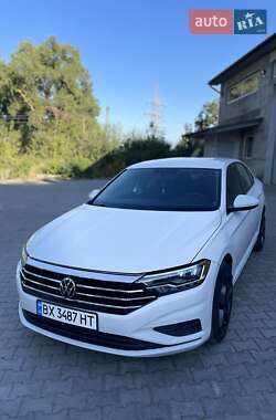 Седан Volkswagen Jetta 2018 в 