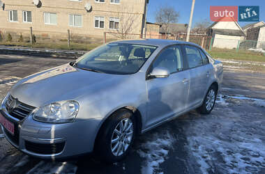 Седан Volkswagen Jetta 2010 в Луцке