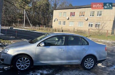 Седан Volkswagen Jetta 2010 в Луцке