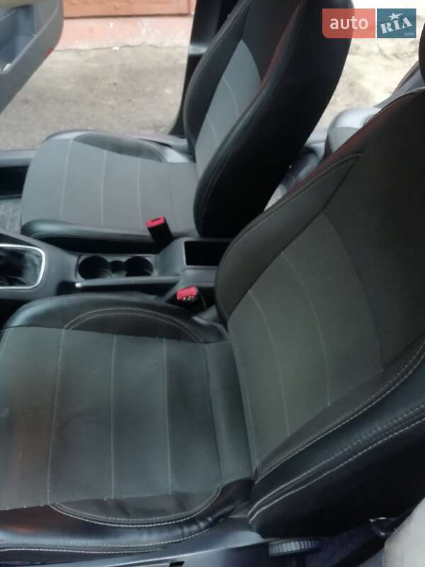 Седан Volkswagen Jetta 2006 в Шумську