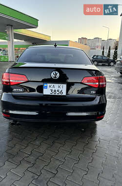 Седан Volkswagen Jetta 2015 в Киеве