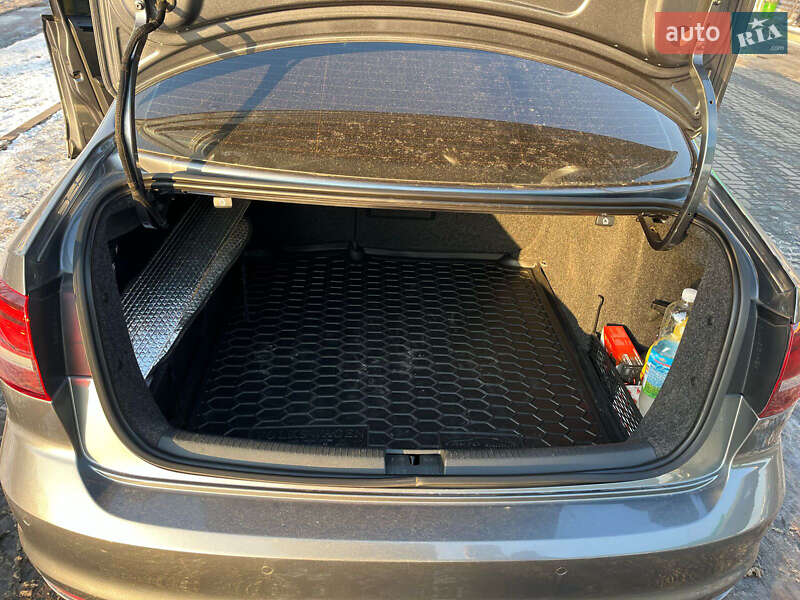 Седан Volkswagen Jetta 2016 в Житомирі фото 6 Седан Volkswagen Jetta 2016 в Житомирі