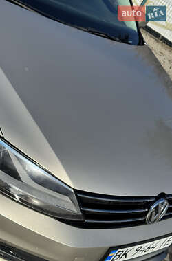 Седан Volkswagen Jetta 2014 в Днепре