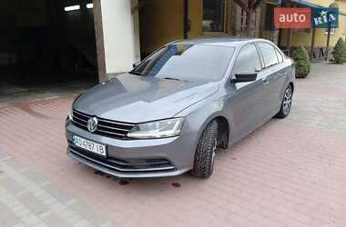 Седан Volkswagen Jetta 2015 в 