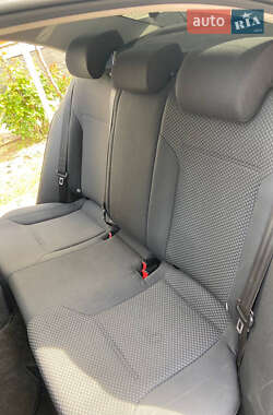 Седан Volkswagen Jetta 2011 в 