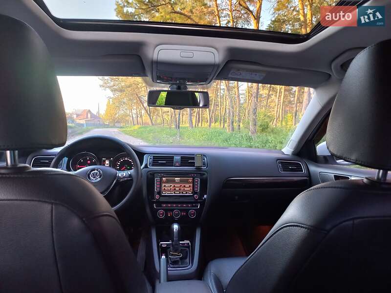 Седан Volkswagen Jetta 2014 в Кропивницком