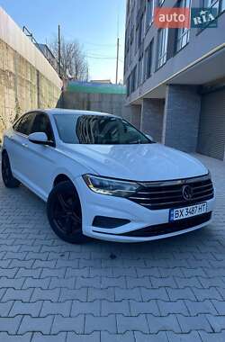 Седан Volkswagen Jetta 2018 в 