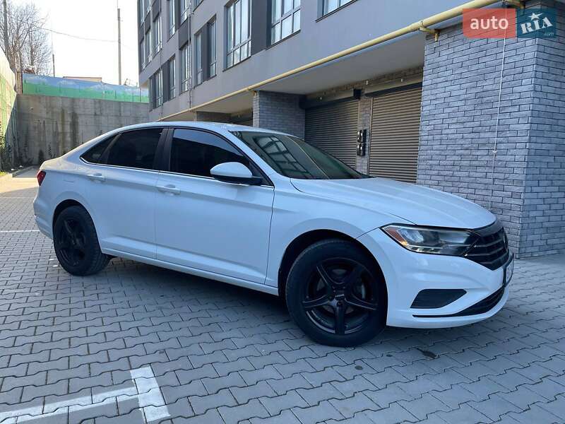 Седан Volkswagen Jetta 2018 в Хмельницькому