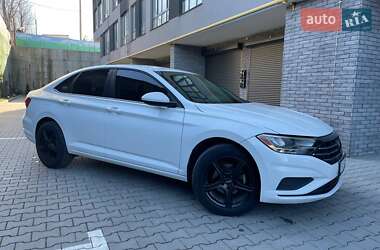 Седан Volkswagen Jetta 2018 в 