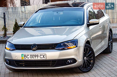 Седан Volkswagen Jetta 2014 в Львові