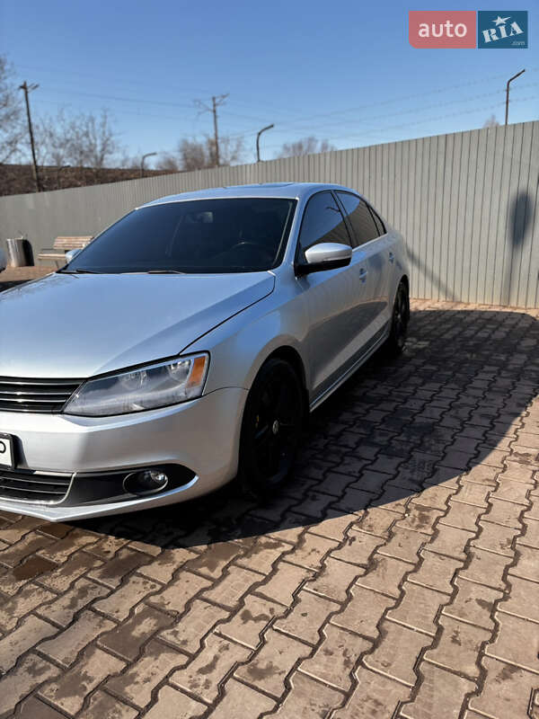 Седан Volkswagen Jetta 2012 в Кривому Розі