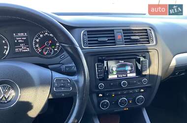 Седан Volkswagen Jetta 2012 в Одесі