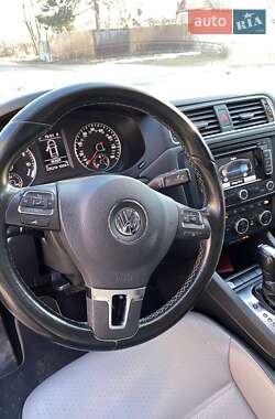 Седан Volkswagen Jetta 2012 в Одесі