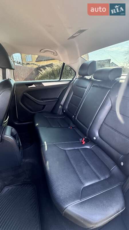 Седан Volkswagen Jetta 2016 в Пустомытах фото 6 Седан Volkswagen Jetta 2016 в Пустомытах