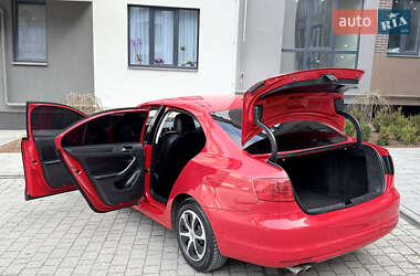 Седан Volkswagen Jetta 2013 в Львове