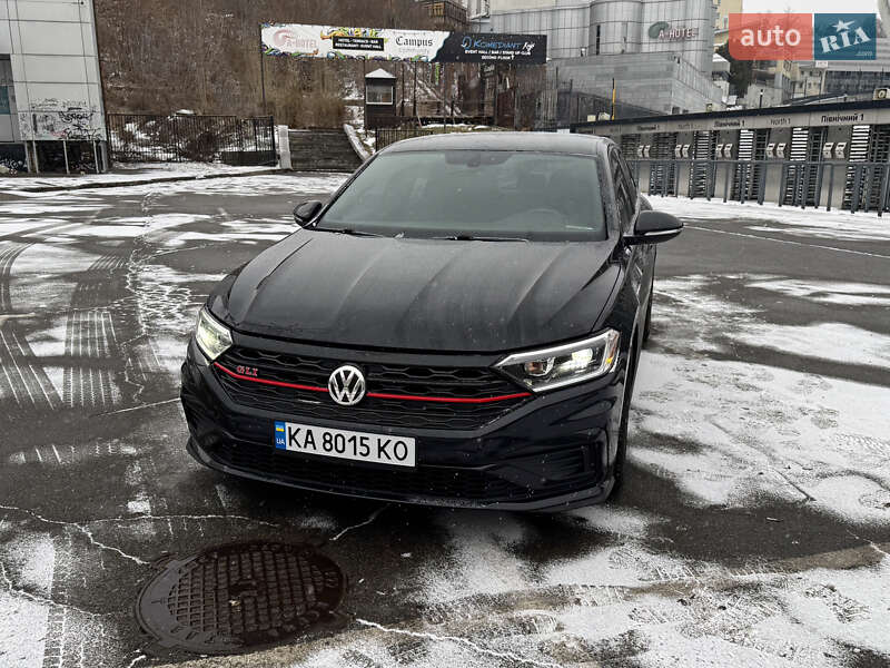 Седан Volkswagen Jetta 2019 в Киеве