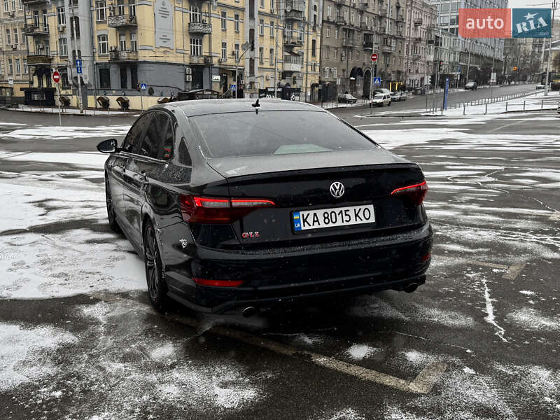 Седан Volkswagen Jetta 2019 в Киеве