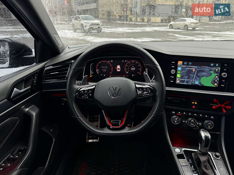 Седан Volkswagen Jetta 2019 в Киеве